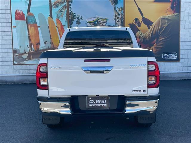 ハイラックス Ｚ　純正ハードトノカバー　純正ベッドライナー　９インチフローティングナビ　ＨＤＭＩ入力　ＵＳＢ入力　フルセグＴＶ　Ｂｌｕｅｔｏｏｔｈ　バックカメラ　前後ドラレコ　コーナーセンサー　ＥＴＣ　純正フロアマット（6枚目）