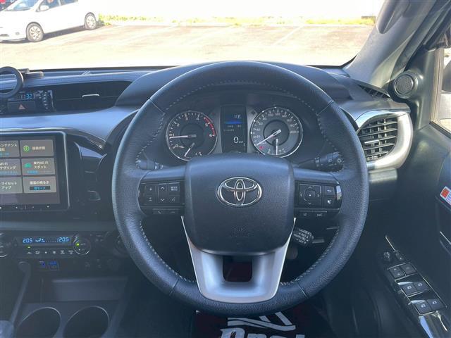 ハイラックス Ｚ　純正ハードトノカバー　純正ベッドライナー　９インチフローティングナビ　ＨＤＭＩ入力　ＵＳＢ入力　フルセグＴＶ　Ｂｌｕｅｔｏｏｔｈ　バックカメラ　前後ドラレコ　コーナーセンサー　ＥＴＣ　純正フロアマット（10枚目）