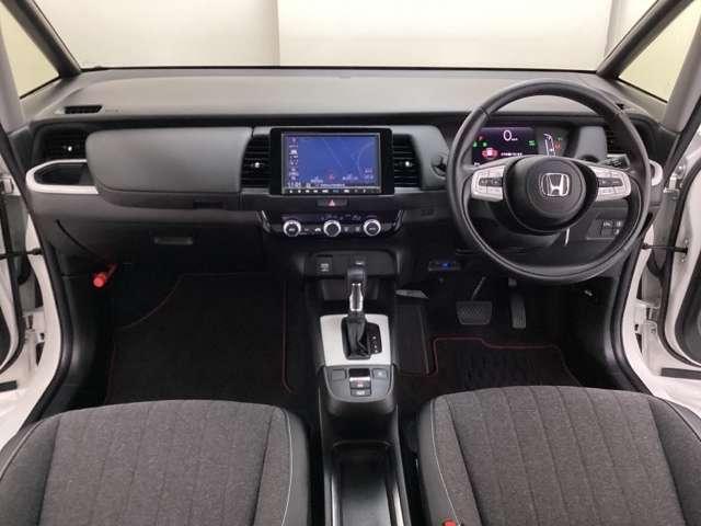 e:HEVホーム 当社 社有車 カーテンエアバッグ TVナビ イモビ 横滑防止 DVD再生 記録簿 ミュージックプレイヤー接続可 キーフリー クルーズコントロール LEDヘッド ETC CD オートエアコン ABS(6枚目)
