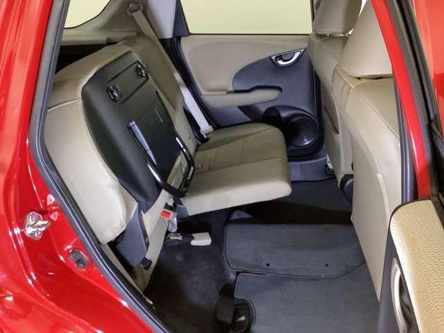 ハイブリッド・スマートセレクション 車内チタニア抗菌防臭施工済 ディスチャージヘッドランプ イモビ キーフリーシステム 横滑り防止システム DVD再生機能 ECOモード ETC付 パワーウィンドウ フルオートエアコン エアバック 禁煙車(15枚目)