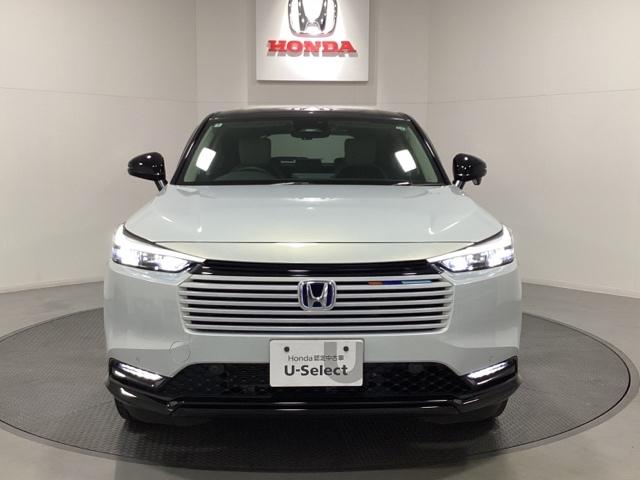 ヴェゼル ｅ：ＨＥＶＺ・ＰＬａＹパッケージ　中古スタッドレスタイヤ、純正メモリーナビ、ドライブレコーダー前後装着＋ＥＴＣ２．０付　当社デモカー　オートクルーズコントロール　アイドリングストップ　ドラレコ　ワンオーナー　ＬＥＤヘッド　ＵＳＢ（4枚目）