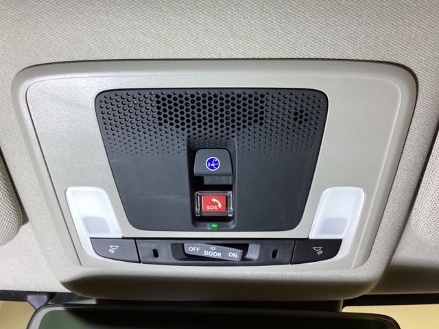 ヴェゼル ｅ：ＨＥＶＺ・ＰＬａＹパッケージ　中古スタッドレスタイヤ、純正メモリーナビ、ドライブレコーダー前後装着＋ＥＴＣ２．０付　当社デモカー　オートクルーズコントロール　アイドリングストップ　ドラレコ　ワンオーナー　ＬＥＤヘッド　ＵＳＢ（8枚目）