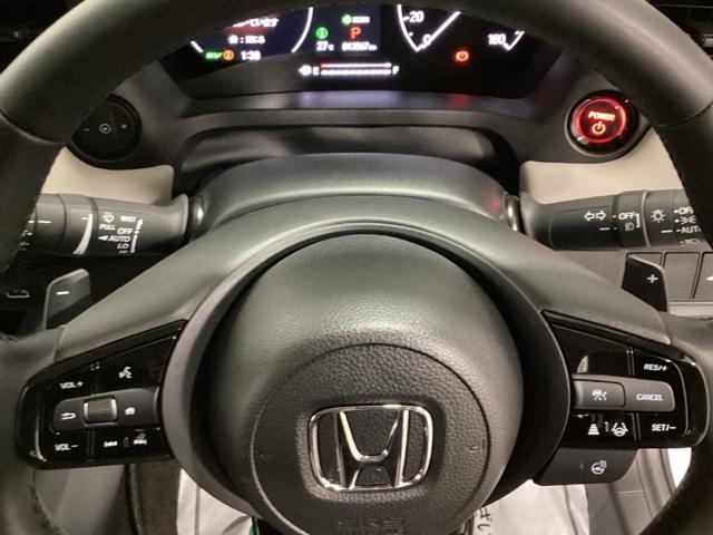 ヴェゼル ｅ：ＨＥＶＺ・ＰＬａＹパッケージ　中古スタッドレスタイヤ、純正メモリーナビ、ドライブレコーダー前後装着＋ＥＴＣ２．０付　当社デモカー　オートクルーズコントロール　アイドリングストップ　ドラレコ　ワンオーナー　ＬＥＤヘッド　ＵＳＢ（18枚目）