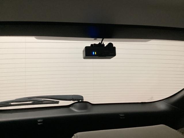 ヴェゼル ｅ：ＨＥＶＺ・ＰＬａＹパッケージ　中古スタッドレスタイヤ、純正メモリーナビ、ドライブレコーダー前後装着＋ＥＴＣ２．０付　当社デモカー　オートクルーズコントロール　アイドリングストップ　ドラレコ　ワンオーナー　ＬＥＤヘッド　ＵＳＢ（23枚目）