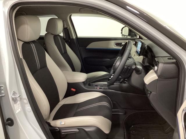 ヴェゼル ｅ：ＨＥＶＺ・ＰＬａＹパッケージ　中古スタッドレスタイヤ、純正メモリーナビ、ドライブレコーダー前後装着＋ＥＴＣ２．０付　当社デモカー　オートクルーズコントロール　アイドリングストップ　ドラレコ　ワンオーナー　ＬＥＤヘッド　ＵＳＢ（24枚目）