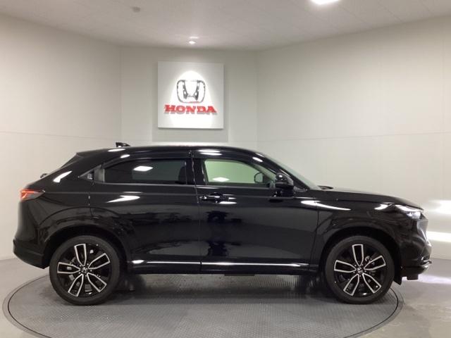 ヴェゼル e:HEVZ 純正フルセグメモリーナビ、ホンダセンシング、サイドエアバック、LEDヘッドライト、ETC、純正フロントドラレコ、フロントシートヒーター、パワーテールゲート、純正アルミホイール、光触媒抗菌消臭施工済(4枚目)