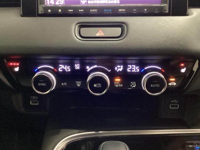 ヴェゼル e:HEVZ 純正フルセグメモリーナビ、ホンダセンシング、サイドエアバック、LEDヘッドライト、ETC、純正フロントドラレコ、フロントシートヒーター、パワーテールゲート、純正アルミホイール、光触媒抗菌消臭施工済(11枚目)