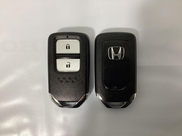 ヴェゼル Ｘ・ホンダセンシング　純正フルセグメモリーナビ、ホンダセンシング、サイドエアバック、ＬＥＤヘッドライト、フォグランプ、ＥＴＣ、いまコレ＋新品・フロアカーペットマット　光触媒抗菌消臭施工済　Ｒカメラ　Ｗエアバッグ　盗難防止（14枚目）