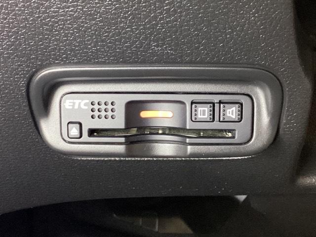 ヴェゼル Ｘ・ホンダセンシング　純正フルセグメモリーナビ、ホンダセンシング、サイドエアバック、ＬＥＤヘッドライト、フォグランプ、ＥＴＣ、いまコレ＋新品・フロアカーペットマット　光触媒抗菌消臭施工済　Ｒカメラ　Ｗエアバッグ　盗難防止（16枚目）