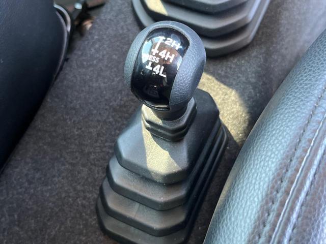 XL ターボ 4WD 5MT 禁煙車 純正ナビ Bluetooth再生 フルセグTV ETC オートエアコン シートヒーター ダウンヒルアシストコントロール 横滑り防止装置 プライバシーガラス(39枚目)