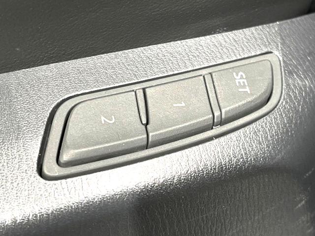 XD ブラックトーンエディション 4WD 純正ナビ 全周囲モニター BOSEサウンド 衝突軽減装置 レーダークルーズコントロール LEDヘッドライト クリアランスソナー 電動リアゲート オートブレーキホー グレード専用19インチAW(7枚目)