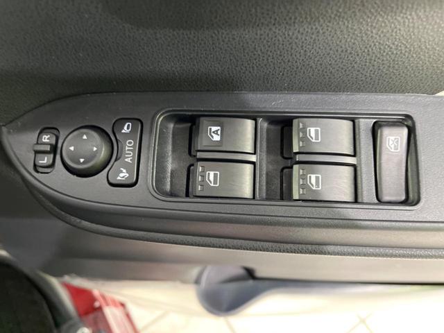 X 4WD 禁煙車 衝突軽減装置 電動スライドドア シートヒーター パーキングセンサー オートエアコン LEDヘッドライト スマートキー ステアリングリモコン(31枚目)