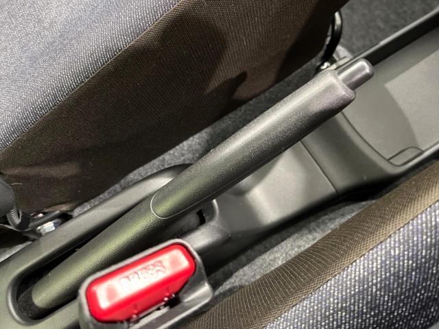 L 4WD 衝突軽減装置 禁煙車 バックカメラ ディスプレイオーディオ シートヒーター 踏み間違い防止 車線逸脱警報 クリアランスソナー オートマチックハイビーム 横滑り防止 アイドリングストップ(26枚目)