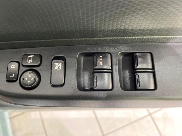 Xセレクション 4WD 禁煙車 SDナビ フルセグ シートヒーター スマートキー オートエアコン 革巻きステアリング DVD再生 CD再生 盗難防止装置 プライバシーガラス トラクションコントロール(36枚目)