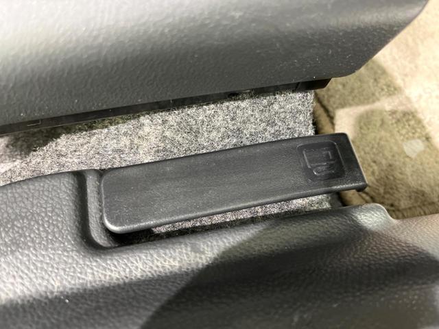 Xセレクション 4WD 禁煙車 SDナビ フルセグ シートヒーター スマートキー オートエアコン 革巻きステアリング DVD再生 CD再生 盗難防止装置 プライバシーガラス トラクションコントロール(37枚目)