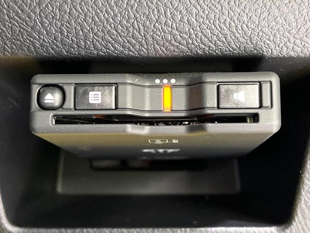 U SDナビ 禁煙車 バックカメラ Bluetooth オートエアコン シートヒーター ETC プッシュスタート 盗難防止装置 フルセグ 電動格納ミラー 革巻きステアリング(7枚目)