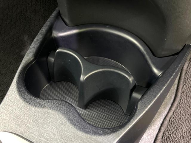 U SDナビ 禁煙車 バックカメラ Bluetooth オートエアコン シートヒーター ETC プッシュスタート 盗難防止装置 フルセグ 電動格納ミラー 革巻きステアリング(43枚目)