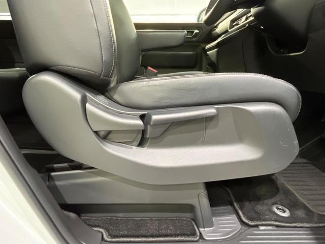 ステップワゴン ｅ：ＨＥＶスパーダ　プレミアムライン　現行型　フリップダウン　純正９型ナビ　両側電動スライド　衝突軽減装置　禁煙車　全周囲カメラ　アダプティブクルーズ　ＥＴＣ　Ｂｌｕｅｔｏｏｔｈ　フルセグ　前席中席シートヒーター　パワーバックドア（45枚目）