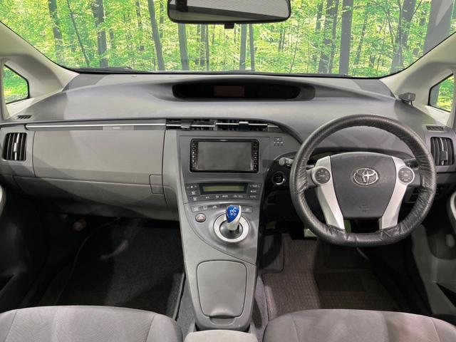 プリウス Ｓ　純正ＳＤナビ　バックカメラ　禁煙車　スマートキー　ビルトインＥＴＣ　オートエアコン　Ｂｌｕｅｔｏｏｔｈ　ＣＤ　ＤＶＤ再生　フルセグ（2枚目）