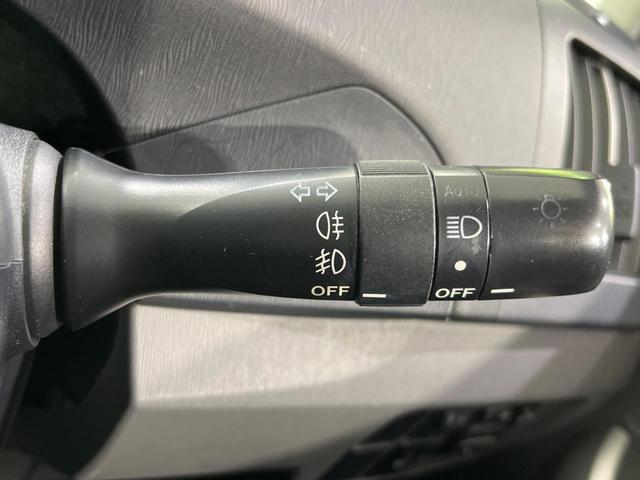 プリウス Ｓ　純正ＳＤナビ　バックカメラ　禁煙車　スマートキー　ビルトインＥＴＣ　オートエアコン　Ｂｌｕｅｔｏｏｔｈ　ＣＤ　ＤＶＤ再生　フルセグ（6枚目）