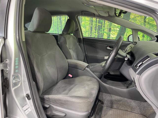 プリウス Ｓ　純正ＳＤナビ　バックカメラ　禁煙車　スマートキー　ビルトインＥＴＣ　オートエアコン　Ｂｌｕｅｔｏｏｔｈ　ＣＤ　ＤＶＤ再生　フルセグ（9枚目）