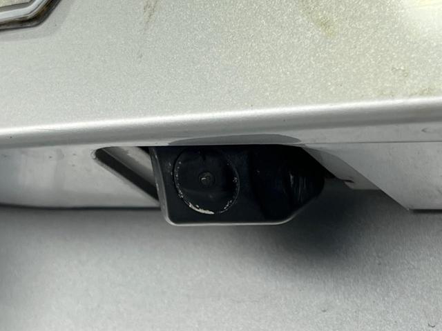 プリウス Ｓ　純正ＳＤナビ　バックカメラ　禁煙車　スマートキー　ビルトインＥＴＣ　オートエアコン　Ｂｌｕｅｔｏｏｔｈ　ＣＤ　ＤＶＤ再生　フルセグ（28枚目）