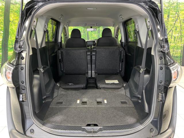 シエンタ Ｇ　クエロ　４ＷＤ　電動スライドドア　ＳＤナビ　バックカメラ　寒冷地仕様　Ｂｌｕｅｔｏｏｔｈ　ＥＴＣ　ワンセグ　ＣＤ　ステアリングスイッチ　横滑り防止システム　ドアバイザー　プライバシーガラス（11枚目）