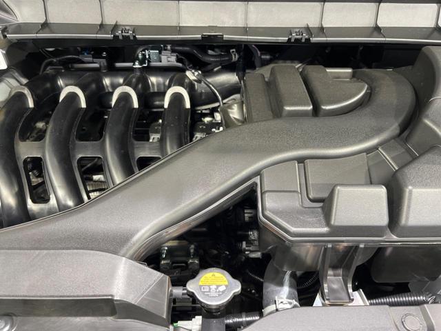 セレナ ハイウェイスターＶ　４ＷＤ　登録済未使用車　純正１２型ナビ　両側電動ドア　全周囲カメラ　衝突被害軽減システム　レーダークルーズ　ドラレコ　コーナーセンサー　ＬＥＤヘッド　オートハイビーム　オートライト　デュアルエアコン（18枚目）