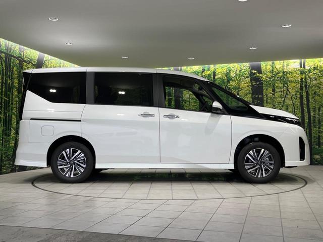 セレナ ハイウェイスターＶ　４ＷＤ　登録済未使用車　純正１２型ナビ　両側電動ドア　全周囲カメラ　衝突被害軽減システム　レーダークルーズ　ドラレコ　コーナーセンサー　ＬＥＤヘッド　オートハイビーム　オートライト　デュアルエアコン（28枚目）