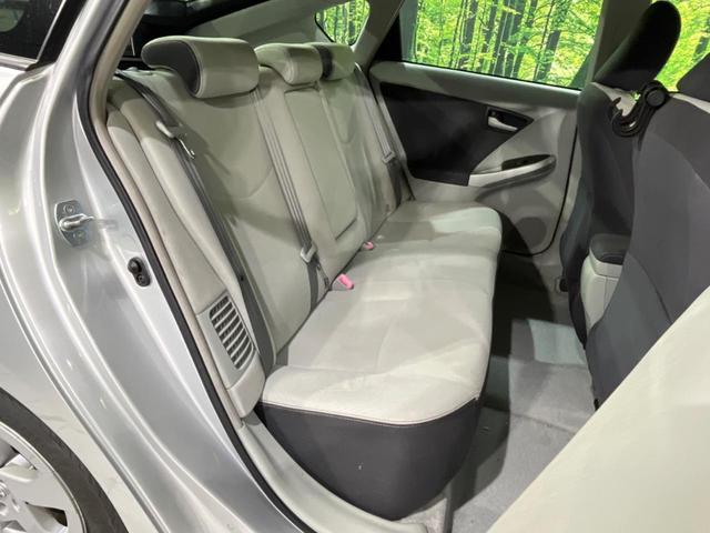 プリウス Ｓ　ＬＥＤエディション　純正ナビ　ＬＥＤヘッド　ビルトインＥＴＣ　オートエアコン　純正１５インチアルミ　ＣＤ　地デジ　盗難防止システム　プライバシーガラス（10枚目）