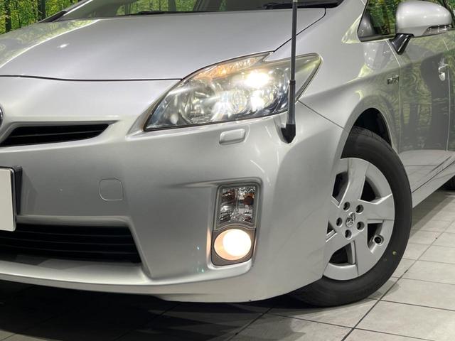 プリウス Ｓ　ＬＥＤエディション　純正ナビ　ＬＥＤヘッド　ビルトインＥＴＣ　オートエアコン　純正１５インチアルミ　ＣＤ　地デジ　盗難防止システム　プライバシーガラス（13枚目）