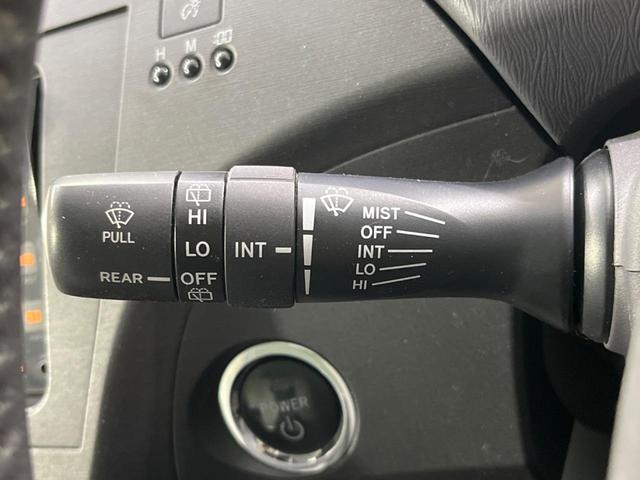 プリウス Ｓ　ＬＥＤエディション　純正ナビ　ＬＥＤヘッド　ビルトインＥＴＣ　オートエアコン　純正１５インチアルミ　ＣＤ　地デジ　盗難防止システム　プライバシーガラス（31枚目）