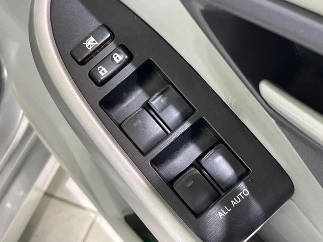 プリウス Ｓ　ＬＥＤエディション　純正ナビ　ＬＥＤヘッド　ビルトインＥＴＣ　オートエアコン　純正１５インチアルミ　ＣＤ　地デジ　盗難防止システム　プライバシーガラス（44枚目）