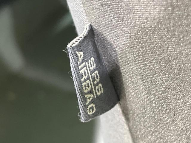 プリウス Ｓ　ＬＥＤエディション　純正ナビ　ＬＥＤヘッド　ビルトインＥＴＣ　オートエアコン　純正１５インチアルミ　ＣＤ　地デジ　盗難防止システム　プライバシーガラス（50枚目）