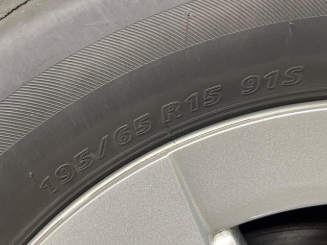 プリウス Ｓ　ＬＥＤエディション　純正ナビ　ＬＥＤヘッド　ビルトインＥＴＣ　オートエアコン　純正１５インチアルミ　ＣＤ　地デジ　盗難防止システム　プライバシーガラス（52枚目）