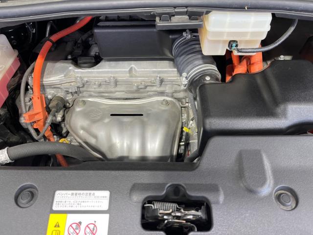 ヴェルファイアハイブリッド ＺＲ　４ＷＤ　両側電動ドア　ＳＤナビ　後席モニター　バックカメラ　衝突被害軽減システム　禁煙車　電動リアゲート　レザーシート　前席シートエアコン　ドラレコ　コーナーセンサー　ＬＥＤヘッド　ＥＴＣ２．０（20枚目）