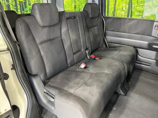 ステップワゴンスパーダ Ｚ　両側電動ドア　純正ナビ　バックカメラ　禁煙車　スマートキー　ＨＩＤヘッドライト　ＥＴＣ　オートライト　オートエアコン　ＣＤ／ＤＶＤ再生　パドルシフト（9枚目）