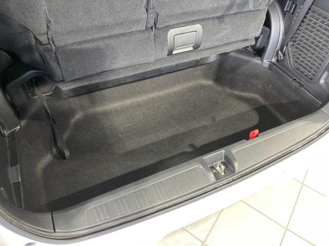 ステップワゴンスパーダ Ｚ　両側電動ドア　純正ナビ　バックカメラ　禁煙車　スマートキー　ＨＩＤヘッドライト　ＥＴＣ　オートライト　オートエアコン　ＣＤ／ＤＶＤ再生　パドルシフト（21枚目）