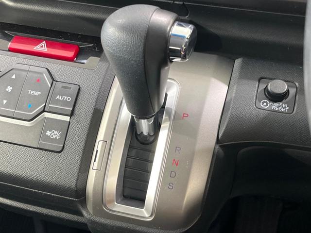 ステップワゴンスパーダ Ｚ　両側電動ドア　純正ナビ　バックカメラ　禁煙車　スマートキー　ＨＩＤヘッドライト　ＥＴＣ　オートライト　オートエアコン　ＣＤ／ＤＶＤ再生　パドルシフト（32枚目）