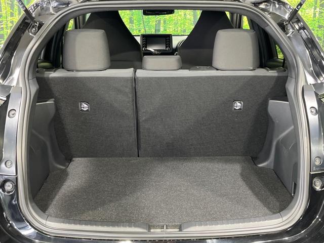 ヤリス Ｘ　４ＷＤ　バックカメラ　セーフティセンス　寒冷地仕様　セーフティセンス　レーダークルーズ　禁煙車　スマートキー　ＥＴＣ　車線逸脱警報　誤発進抑制機能　先行車発進お知らせ機能　オートライト　オートエアコン（45枚目）