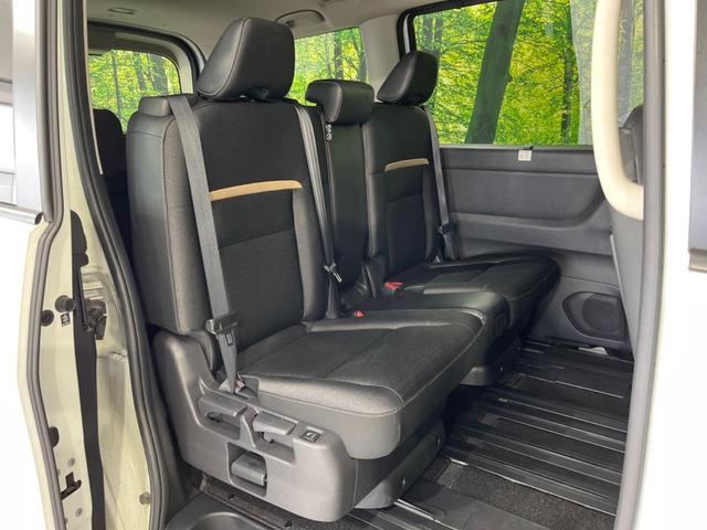 セレナ ハイウェイスターＶ　４ＷＤ　純正１２．３型ナビ　両側電動スライド　プロパイロット　禁煙車　全周囲カメラ　ＥＴＣ２．０　Ｂｌｕｅｔｏｏｔｈ　フルセグ　スマートキー　シートヒーター　ブラインドスポットモニター　ＬＥＤヘッド（9枚目）