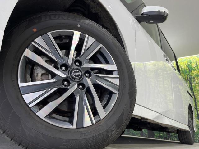 セレナ ハイウェイスターＶ　４ＷＤ　純正１２．３型ナビ　両側電動スライド　プロパイロット　禁煙車　全周囲カメラ　ＥＴＣ２．０　Ｂｌｕｅｔｏｏｔｈ　フルセグ　スマートキー　シートヒーター　ブラインドスポットモニター　ＬＥＤヘッド（13枚目）