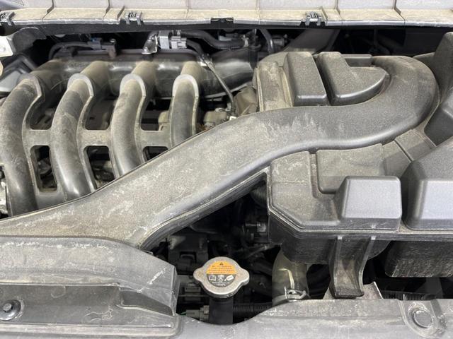セレナ ハイウェイスターＶ　４ＷＤ　純正１２．３型ナビ　両側電動スライド　プロパイロット　禁煙車　全周囲カメラ　ＥＴＣ２．０　Ｂｌｕｅｔｏｏｔｈ　フルセグ　スマートキー　シートヒーター　ブラインドスポットモニター　ＬＥＤヘッド（19枚目）