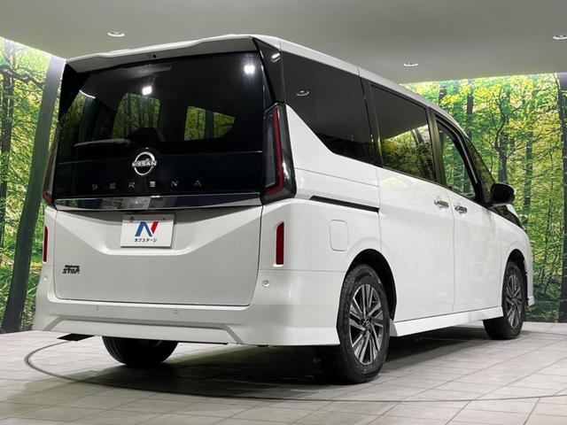 セレナ ハイウェイスターＶ　４ＷＤ　両側電動スライドドア　純正ナビ　全周囲カメラ　エマージェンシーブレーキ　プロパイロット　レーダークルーズ　禁煙車　シートヒーター　スマートキー　ＥＴＣ２．０　ステアリングヒーター　オートライト（17枚目）