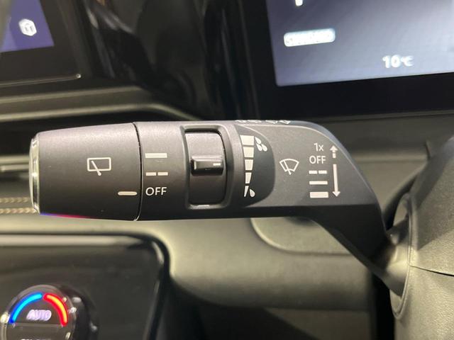 セレナ ハイウェイスターＶ　４ＷＤ　両側電動スライドドア　純正ナビ　全周囲カメラ　エマージェンシーブレーキ　プロパイロット　レーダークルーズ　禁煙車　シートヒーター　スマートキー　ＥＴＣ２．０　ステアリングヒーター　オートライト（33枚目）