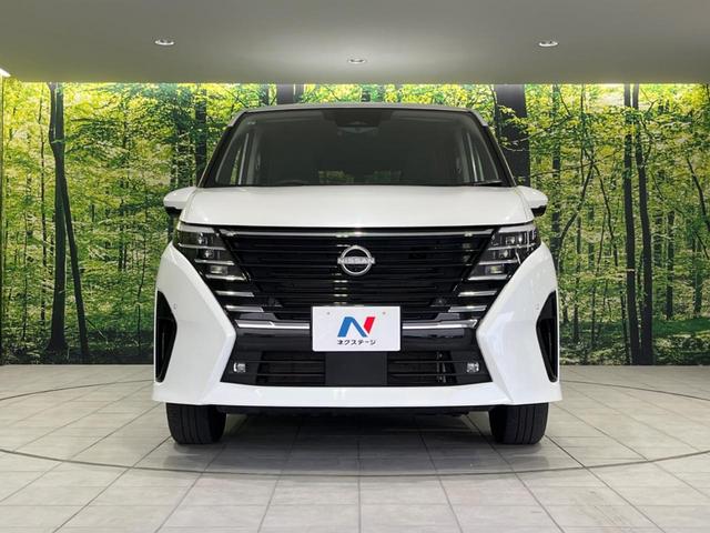 セレナ ハイウェイスターＶ　４ＷＤ　両側電動ドア　全周囲カメラ　衝突被害軽減システム　レーダークルーズ　禁煙車　コーナーセンサー　スマートキー　ＬＥＤヘッド　ＥＴＣ２．０　オートハイビーム　車線逸脱警報　オートライト（14枚目）