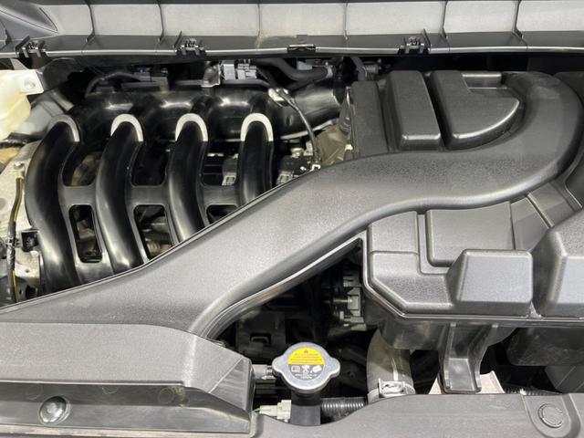 セレナ ハイウェイスターＶ　４ＷＤ　両側電動ドア　全周囲カメラ　衝突被害軽減システム　レーダークルーズ　禁煙車　コーナーセンサー　スマートキー　ＬＥＤヘッド　ＥＴＣ２．０　オートハイビーム　車線逸脱警報　オートライト（18枚目）