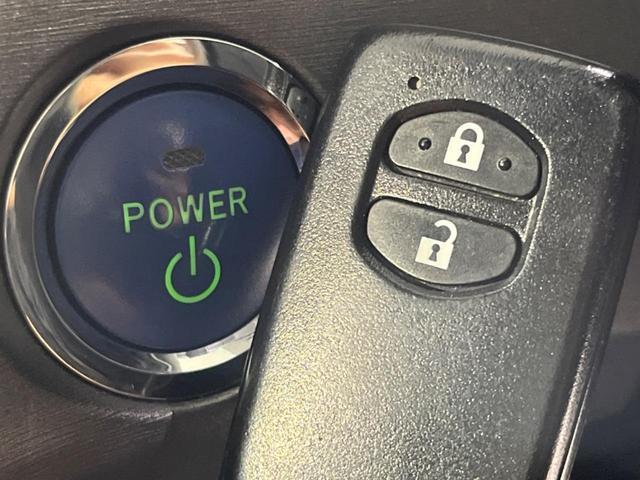 プリウス S 禁煙車 スマートキー HIDヘッド オートライト オートエアコン 純正オーディオ CD 純正アルミ 盗難防止システム プライバシーガラス(4枚目)