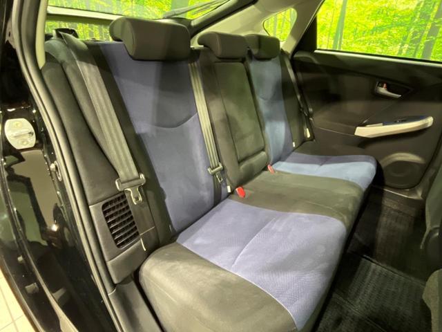 プリウス S 禁煙車 スマートキー HIDヘッド オートライト オートエアコン 純正オーディオ CD 純正アルミ 盗難防止システム プライバシーガラス(9枚目)