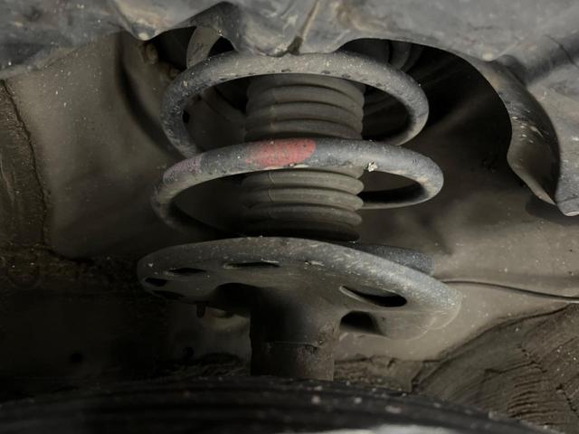 プリウス S 禁煙車 スマートキー HIDヘッド オートライト オートエアコン 純正オーディオ CD 純正アルミ 盗難防止システム プライバシーガラス(20枚目)